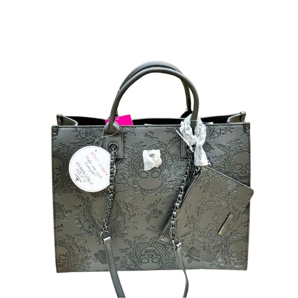 Betsey Johnson Handbags - Betsey Johnson Halloween embossed Skull tote with removable Skull 💀 Wristlet